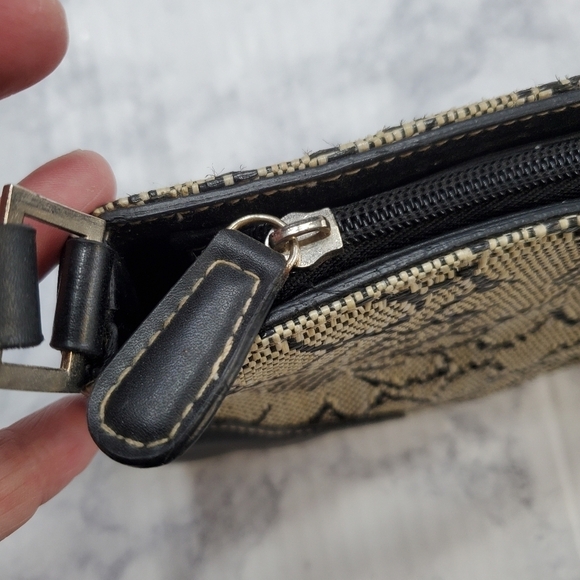 Mini Bag Cream Black Floral 90s Y2K Woven Plastic Design Zippered top - Picture 8 of 8